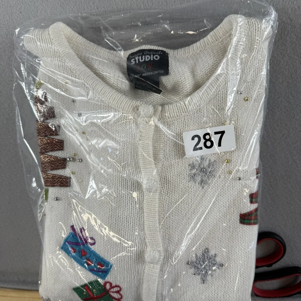 Studio Joy Christmas Tree & Gifts Ugly Sweater Cardigan Women's‎ L Cream